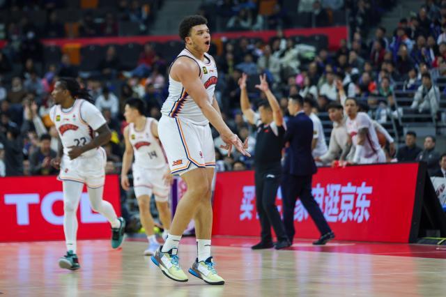 PP电子官网-【观察】连胜风暴席卷CBA，上海男篮靠什么逆袭向上？