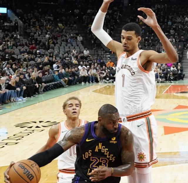 pp电子试玩-间隔20年状元对决！文班VS詹皇：我没特别感觉