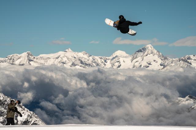 苏翊鸣黑马成色愈浓 单板滑雪内转1980全球第一人