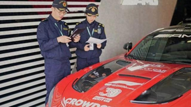 极限5天！F1赛车“跳”下飞机直冲赛道，上海海关这波操作太硬核|赛事|物资|车迷_新浪体育_新浪新闻